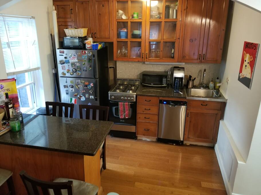 Kitchen to cook or store leftovers from all the great restaurants nearby.