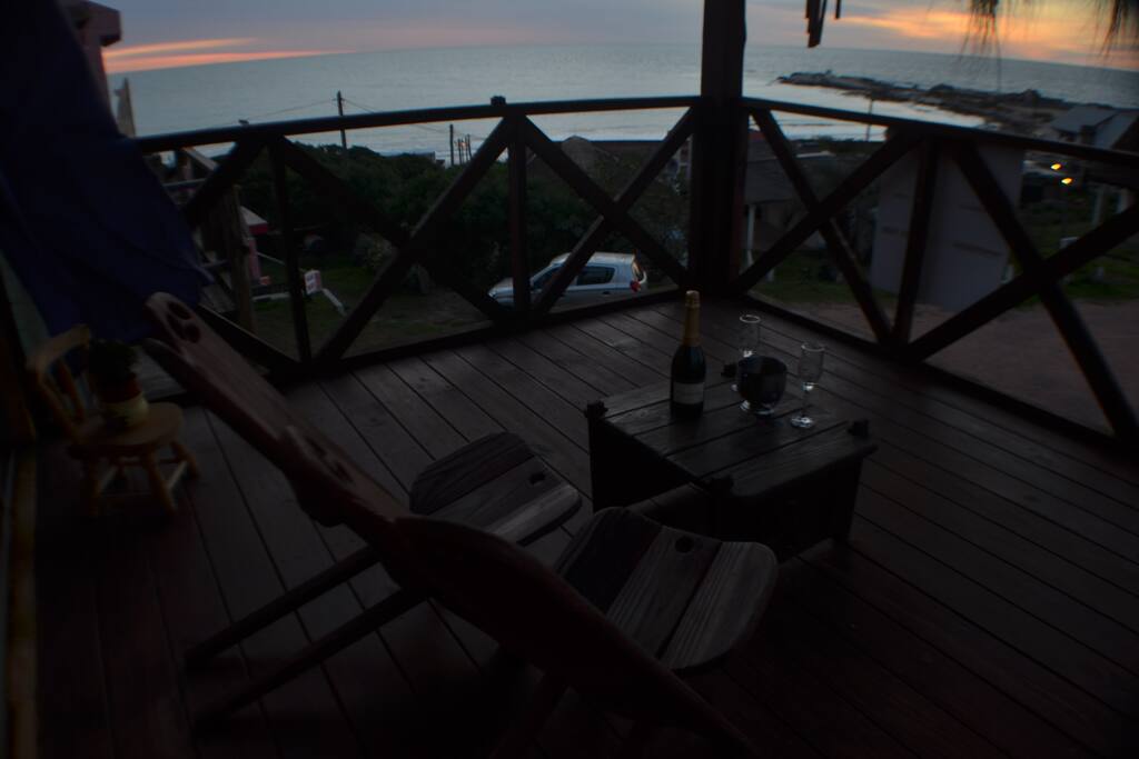 atardecer , celebrando en la terraza