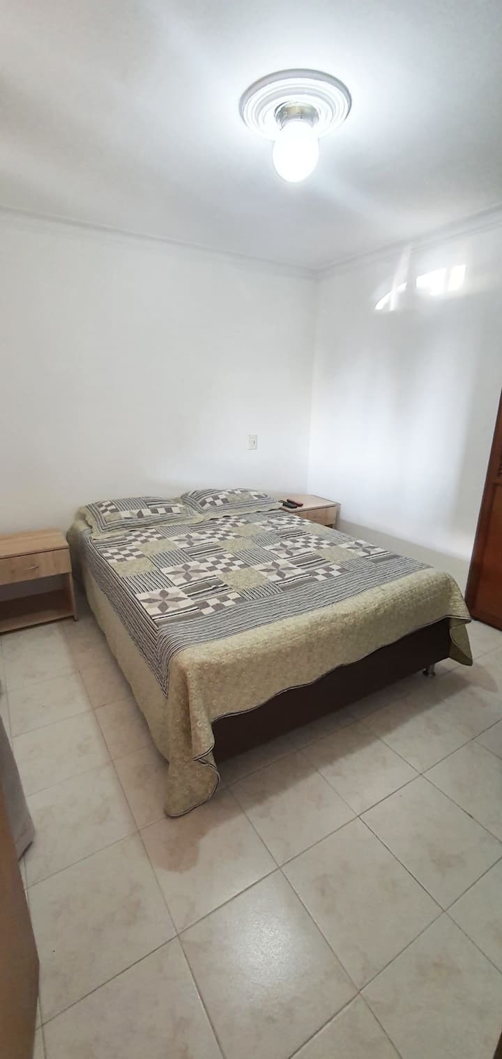 Beautiful duplex apartment in the city of Envigado (Medellín), for 5 - 6 people. Close to the most unique and representative places of Paisa culture (10 minutes from P. Lleras) All services included (Netflix, Prime, parking)