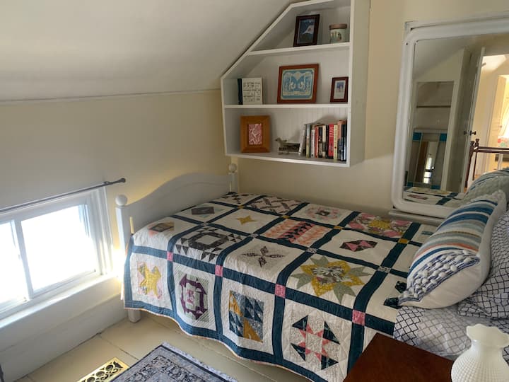 chumba cha kulala cha ghorofa ya juu 3 na kitanda pacha