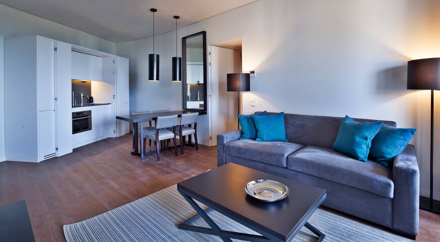 New Iconic Mail Palace building in LisbonT2 by LFS gallery image 3