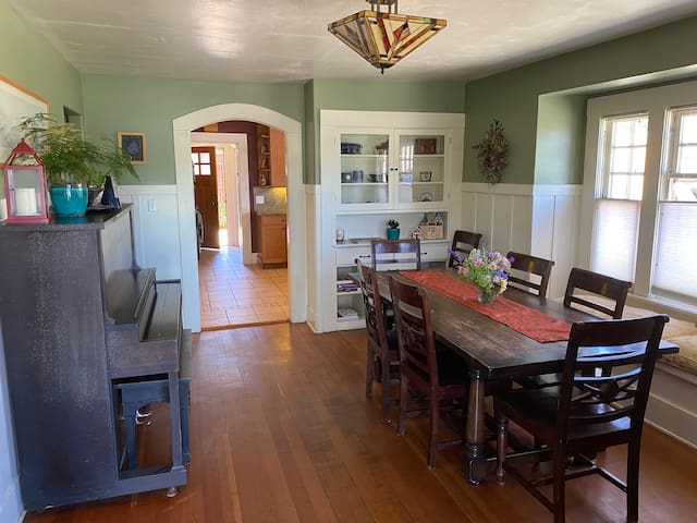 Beautiful Craftsman 3/2 + office gallery image 4