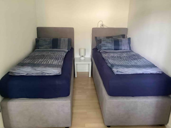 Chumba cha kulala 2 cha vitanda vya majira ya kuchipua