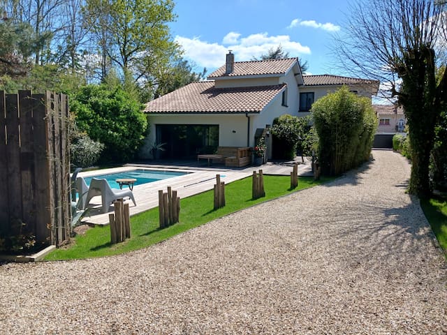 Magnifique maison à côté de Bordeaux avec piscine