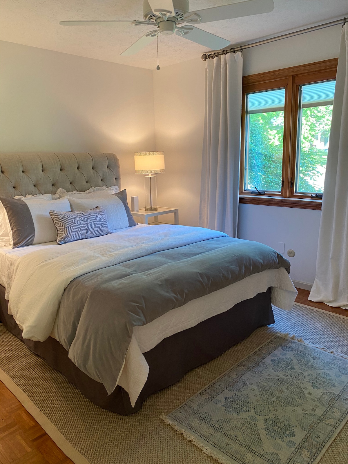 Спална соба 2 со брачен кревет (широк 150 - 179 см)