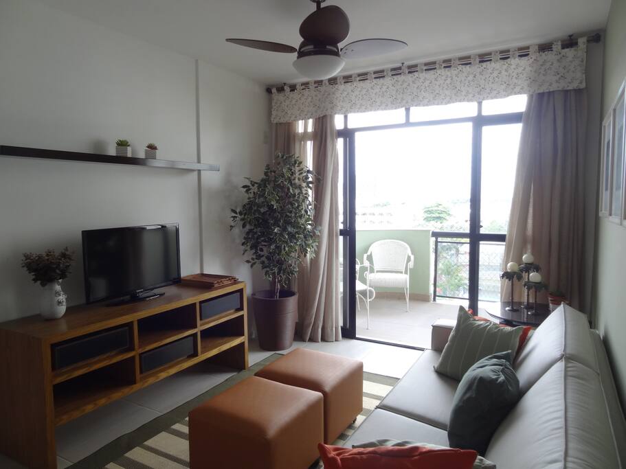 Sala e varanda.