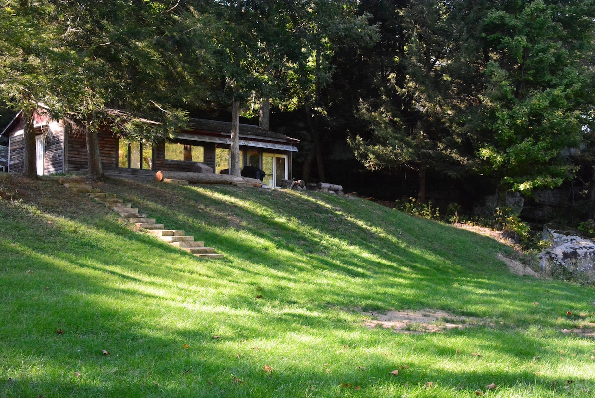 Howard Holiday Rentals & Homes Ohio Glamping along the Kokosing River
