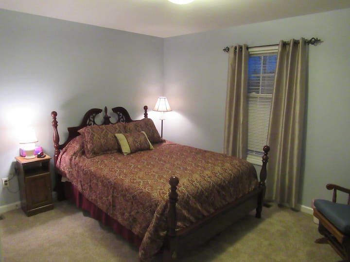 Dormitorio 3 con cama queen.