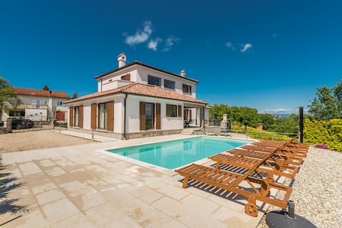 Beautiful villa with private pool