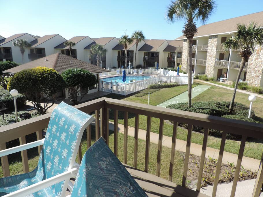 Community pool
