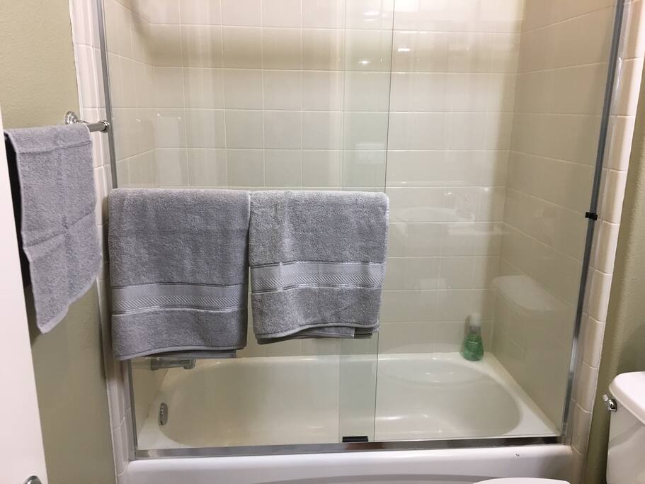 Private full size bathroom
