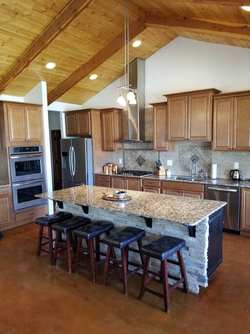 Chef's kitchen is fully equipped
