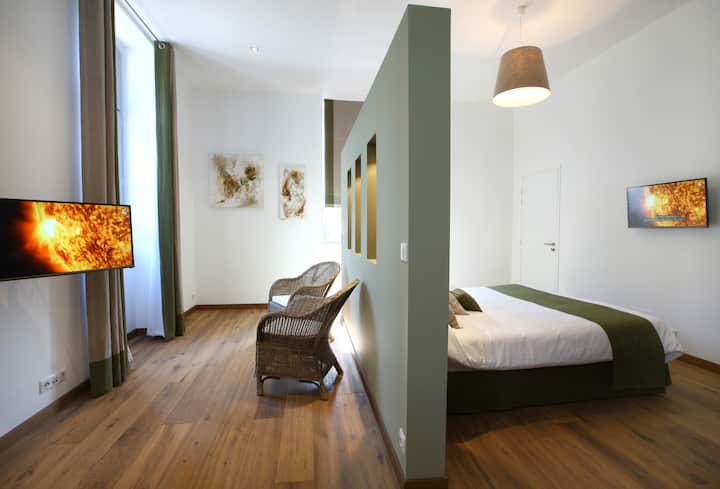 Landes Room