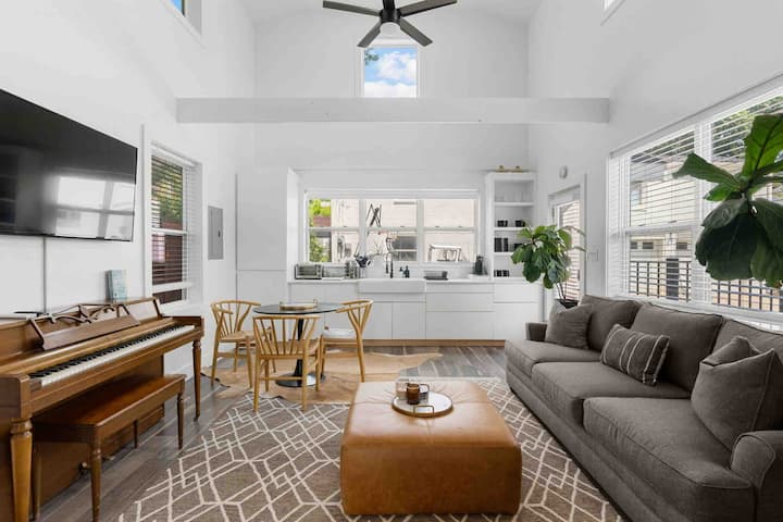 New Pool! Close To Broadway! Sleeps 6 - Nashville, TN
