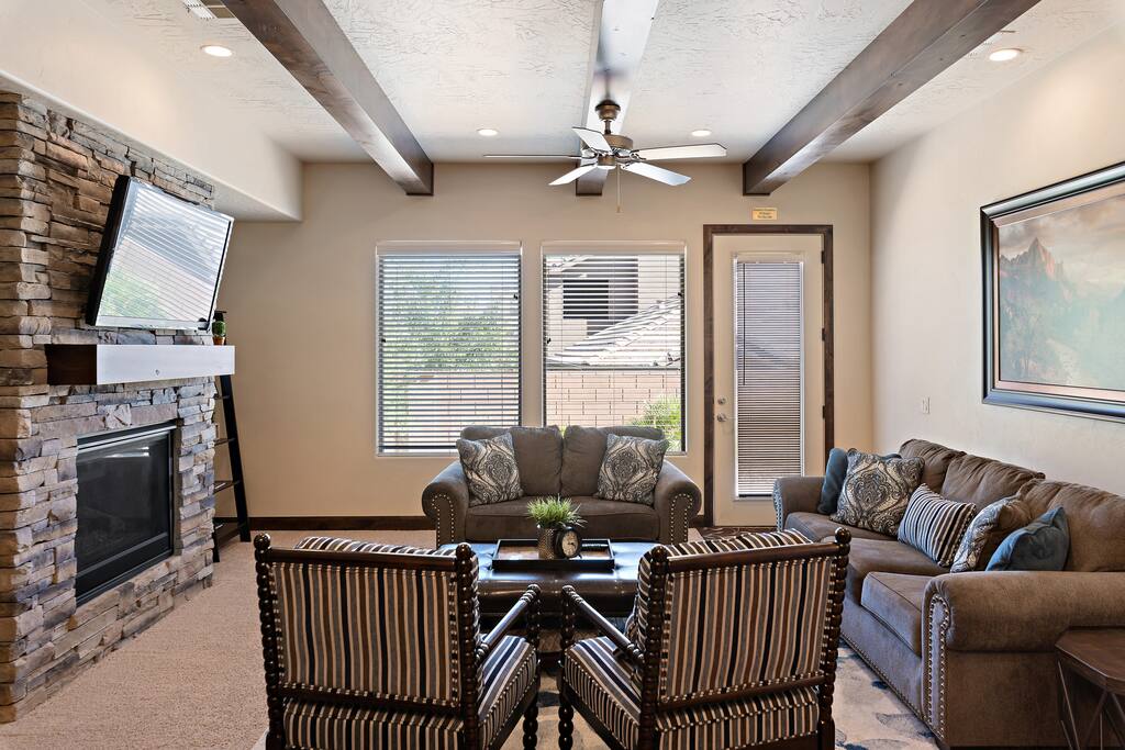 Living Room - TV and fireplace