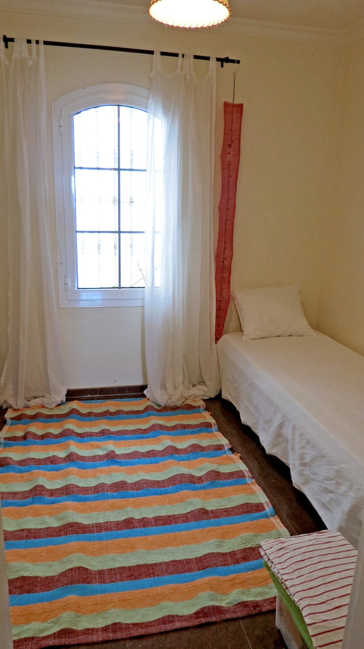 vestidor // غرفة خلع الملابس