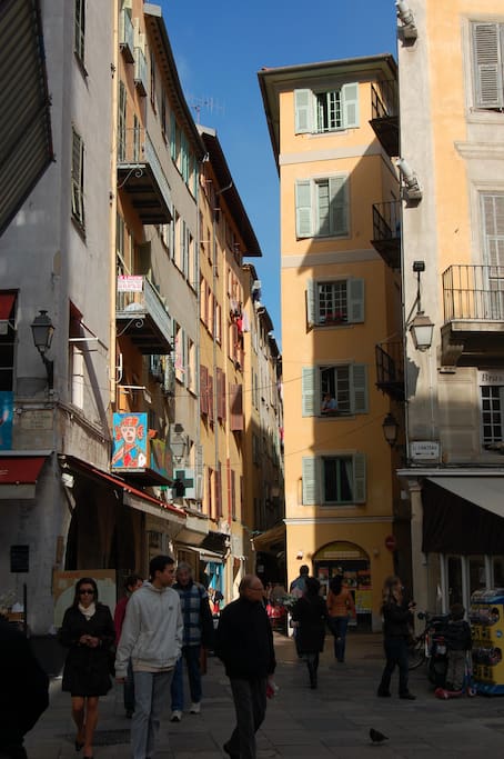 Die Rue du Pont Vieux .