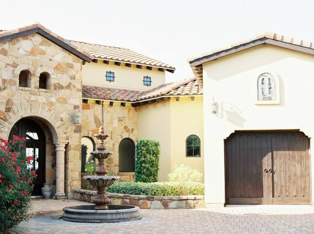 Villa Travista – Panoramic Lake Travis Views gallery image 2