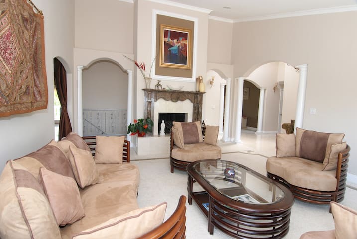 Executive house with great views gallery image 4