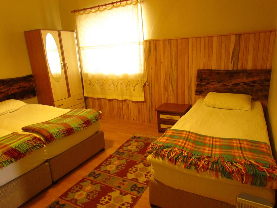 3 Sng or 1 Dbl 1 Sng Bedroom