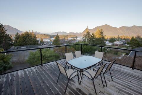 Tidewater house - harbour & mountain view