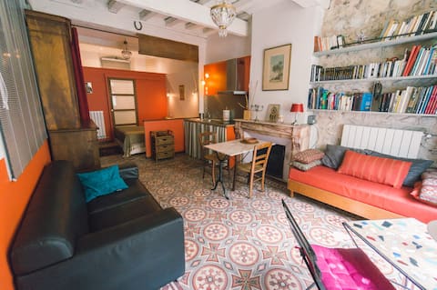 Successful Airbnb property: Charming studio 2 minutes from the Arènes in Arles
