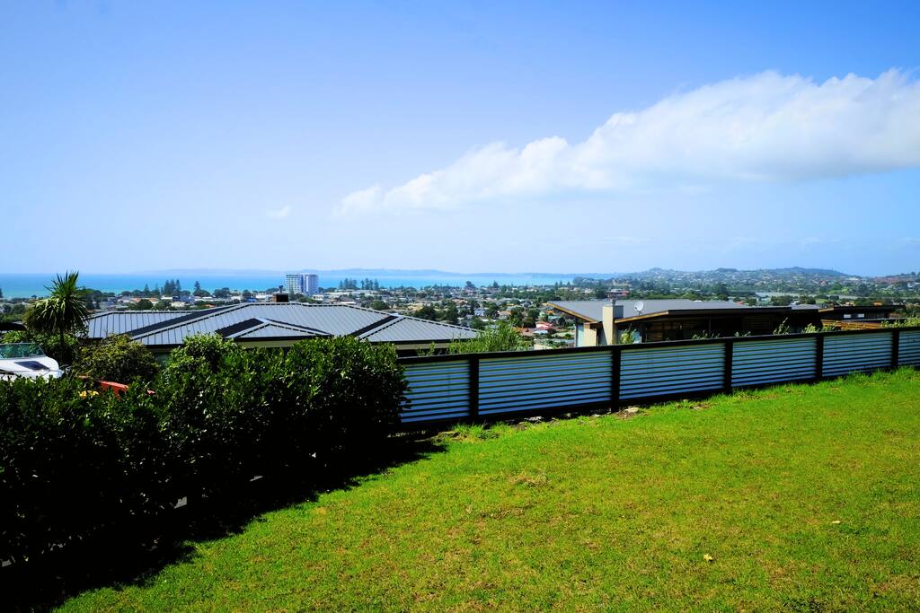 Million dollar view of Orewa and the Whangaparaoa Peninsula.