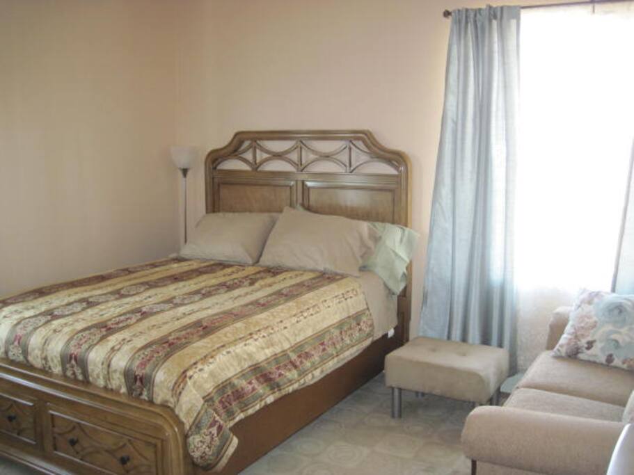 Guest bedroom