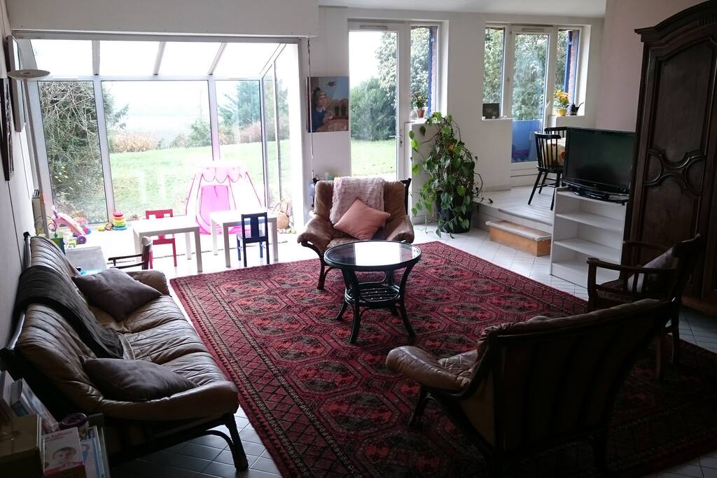 Vue du salon depuis l'espace piano