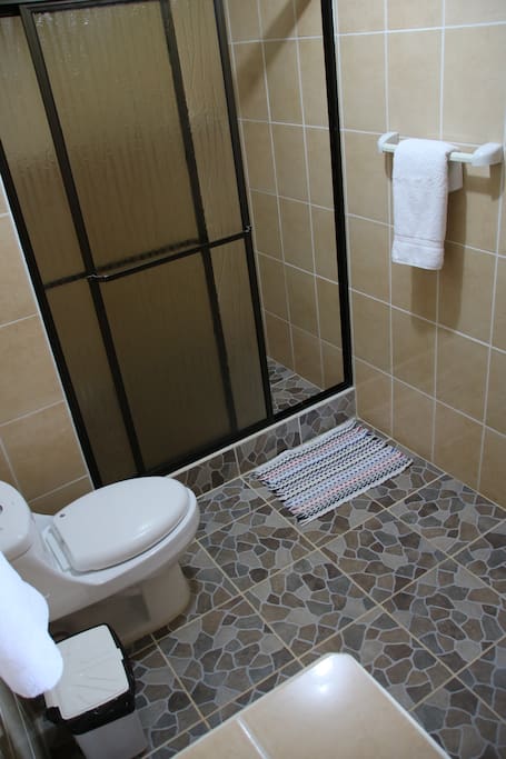 Baño privado con agua caliente