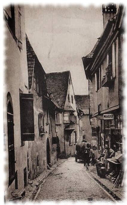 voila l'appartement il y a de nombreuses années Commerce Epicerie Droguerie photos d époque !! Ce lieu a sont histoire