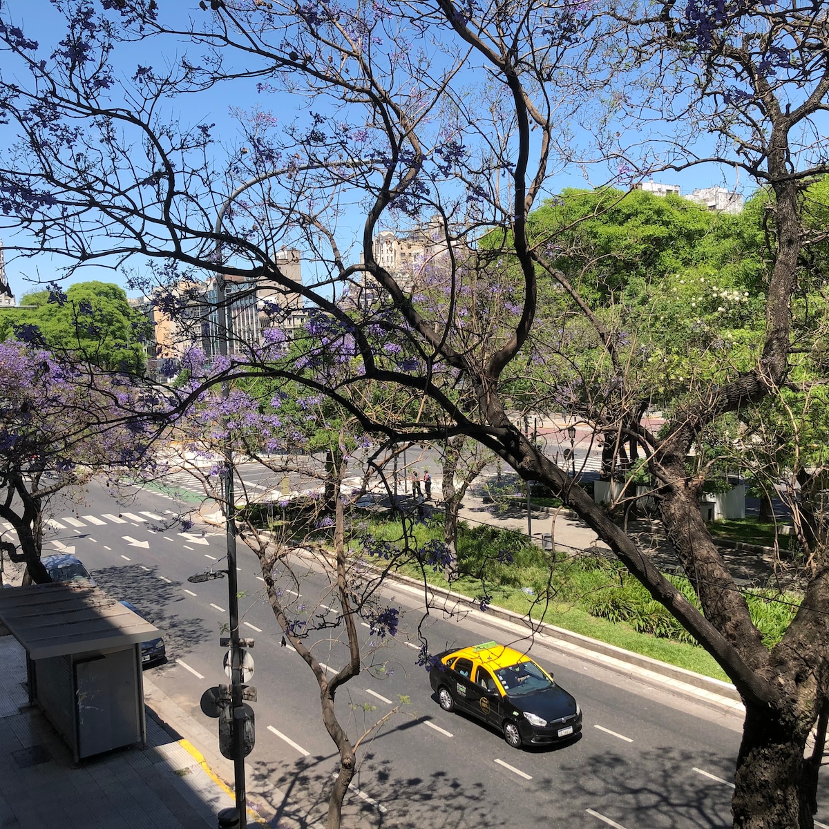 Departamento tipo monoambiente con balcón en Monserrat