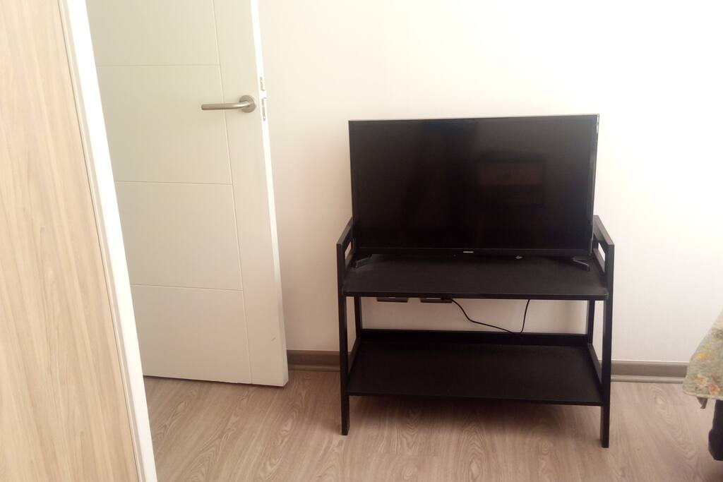 smart tv, wifi, netflix