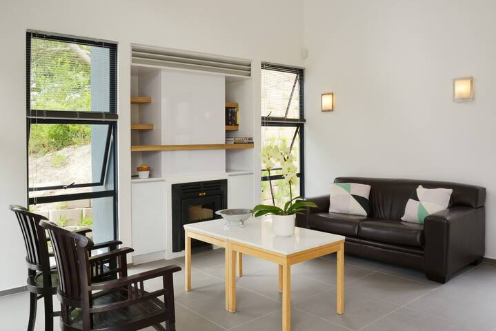 Rare Earth gallery image 2