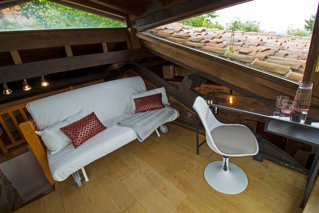 Sofá cama en el mirador