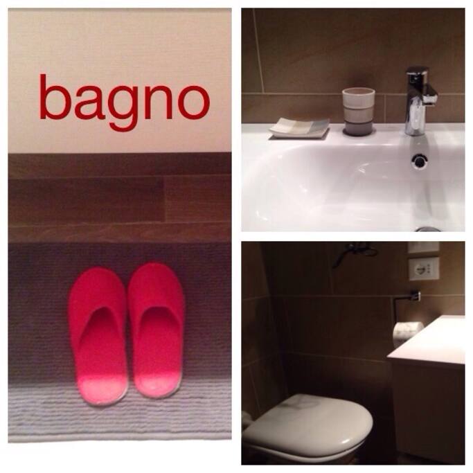 Il piccolo ma delizioso bagno.