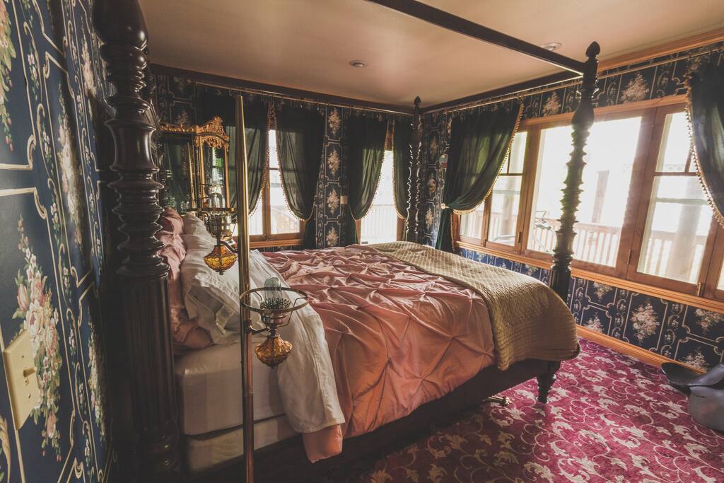 Master suite (guest bedroom)