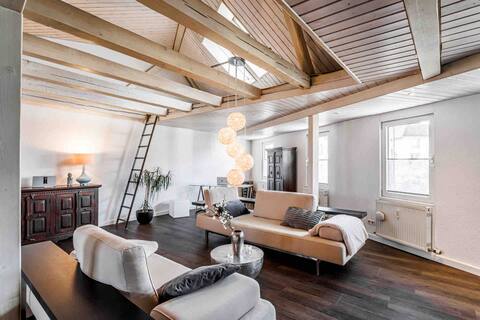 Modern, cozy & plenty of space for families
