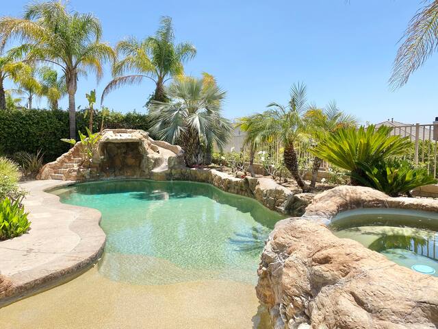 Santa Clarita Tropical Getaway, Six Flags, LA