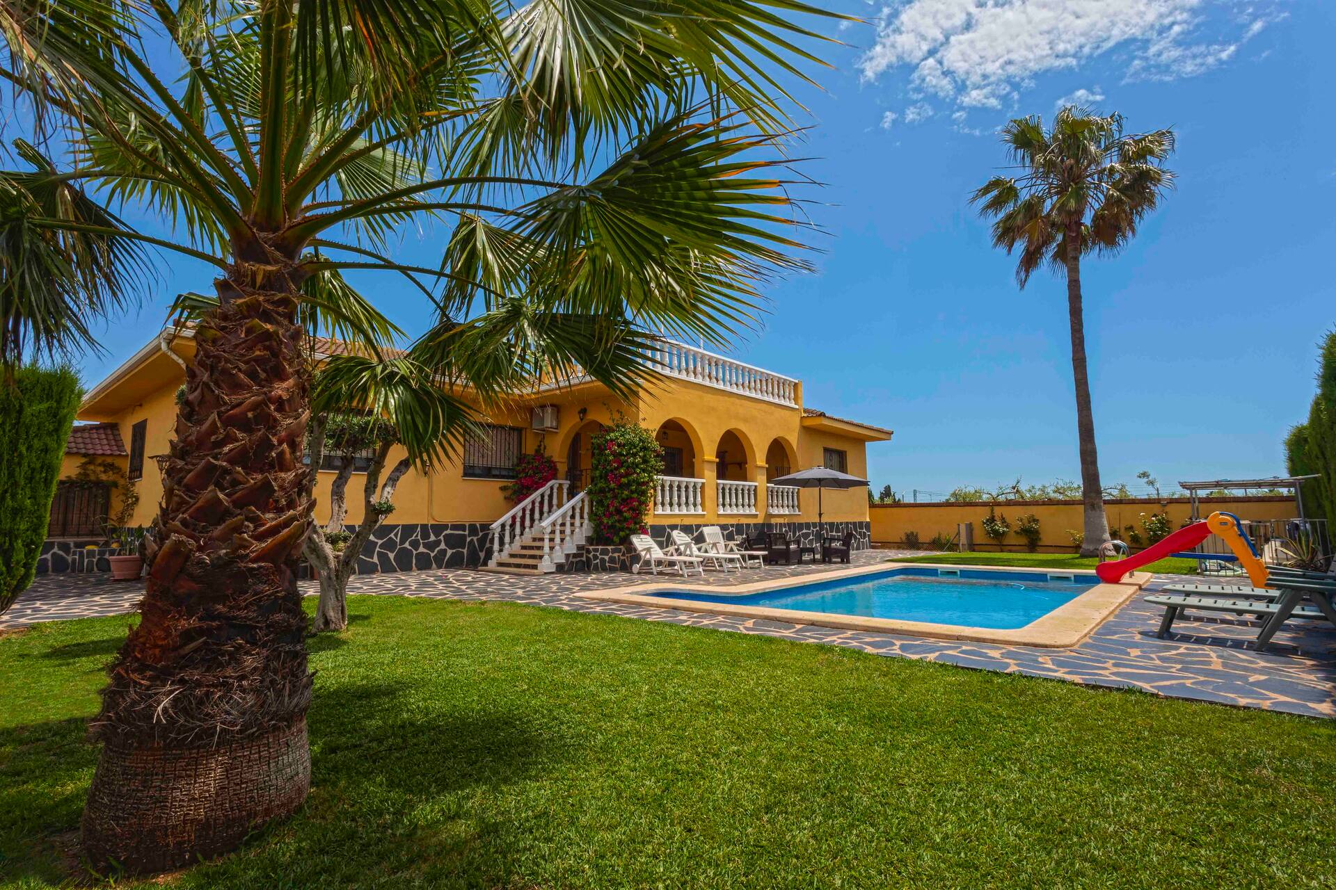Spacious villa with large pool and garden