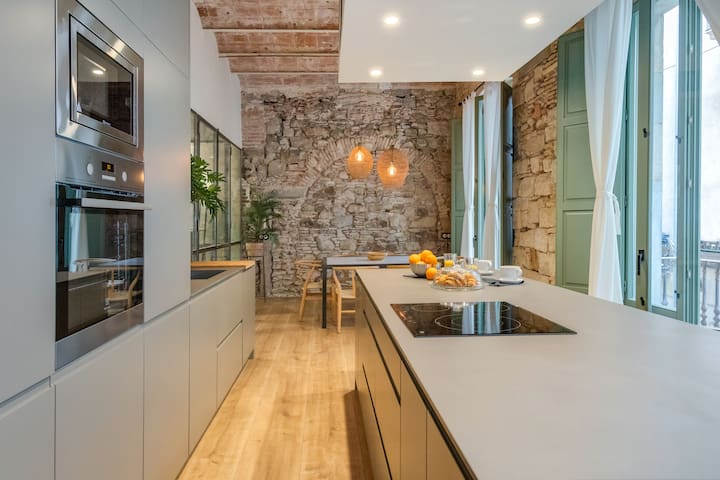 *****”PRINCIPAL” Amazing loft in historical Girona