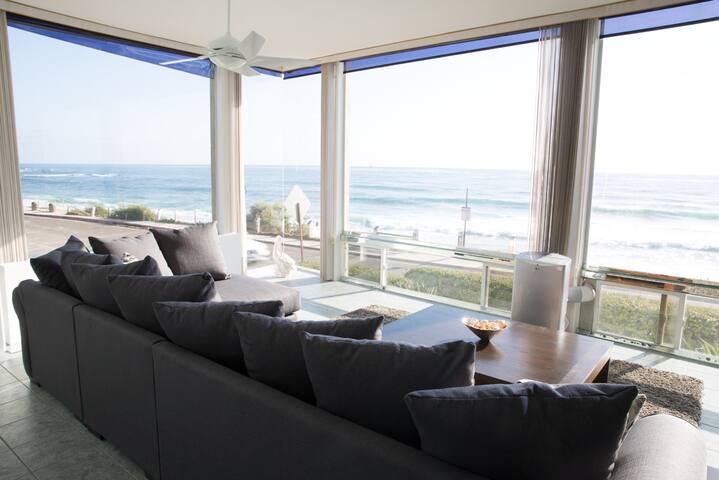 Stunning Windansea Ocean Front (A)! gallery image 3