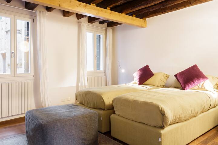 Spacious and central apt in the San Marco district gallery image 5