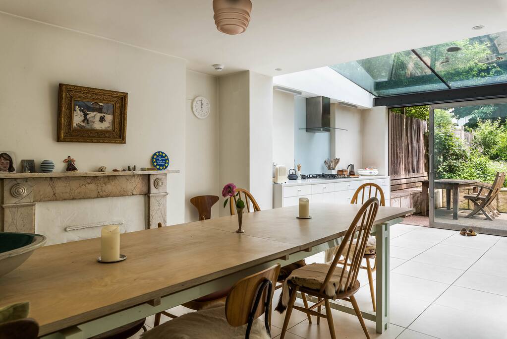 Open plan kitchen/dining area