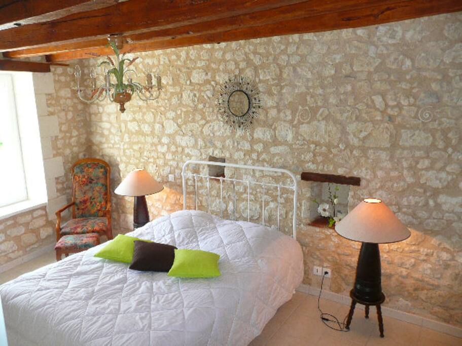Chambre rez-de-chaussée ,
lit 160 cm