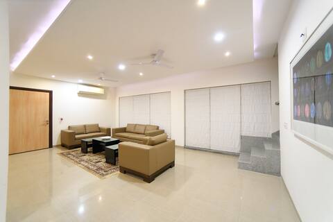 Photographer's apartment - for small family only