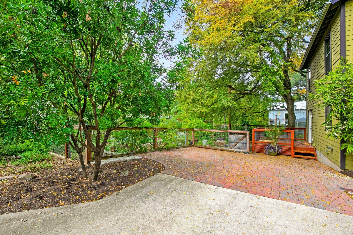 Chill in Cherrywood Close to UT, Downtown