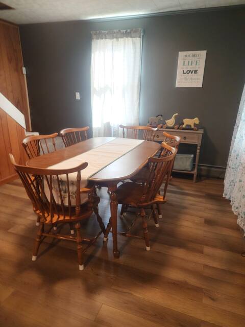 12 minutes to PSU - 3 bedroom home on quiet street