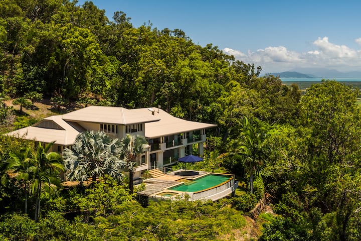 The Sanctuary Port Douglas - Panoramic views!