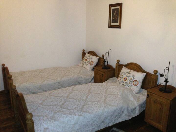 דירת אוצר - חדר 2